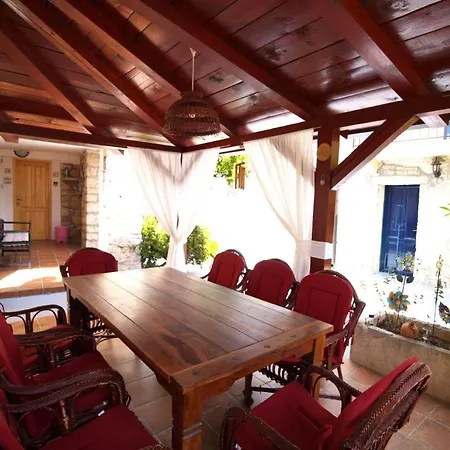 فيلة Beautiful Dalmatian Stone House With Swimming Pool يزيرا