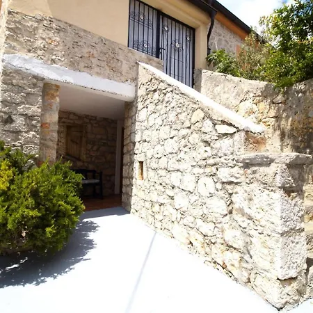 Beautiful Dalmatian Stone House With Swimming Pool فيلة