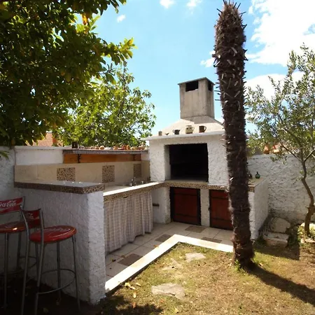 Beautiful Dalmatian Stone House With Swimming Pool فيلة